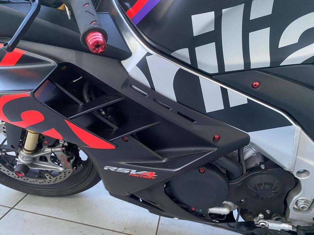 Aprilia RSV4 1100 Factory (2021 - 24) (10)