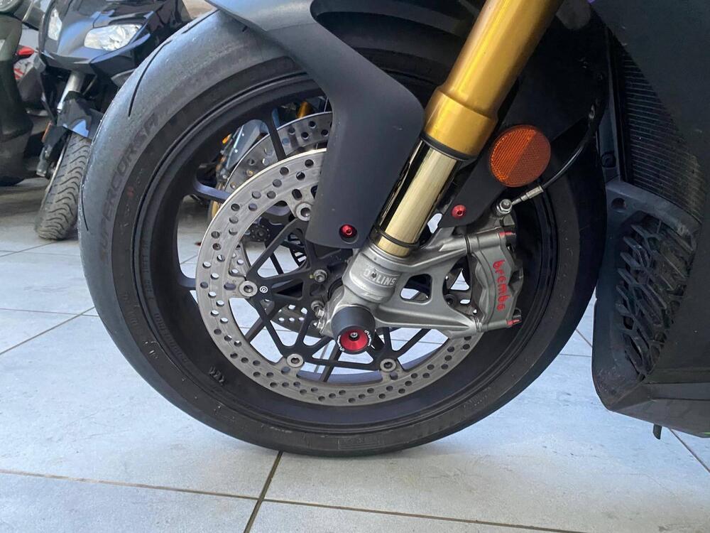 Aprilia RSV4 1100 Factory (2021 - 24) (14)