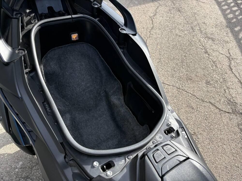 Yamaha T-Max 560 (2020 - 21) (18)