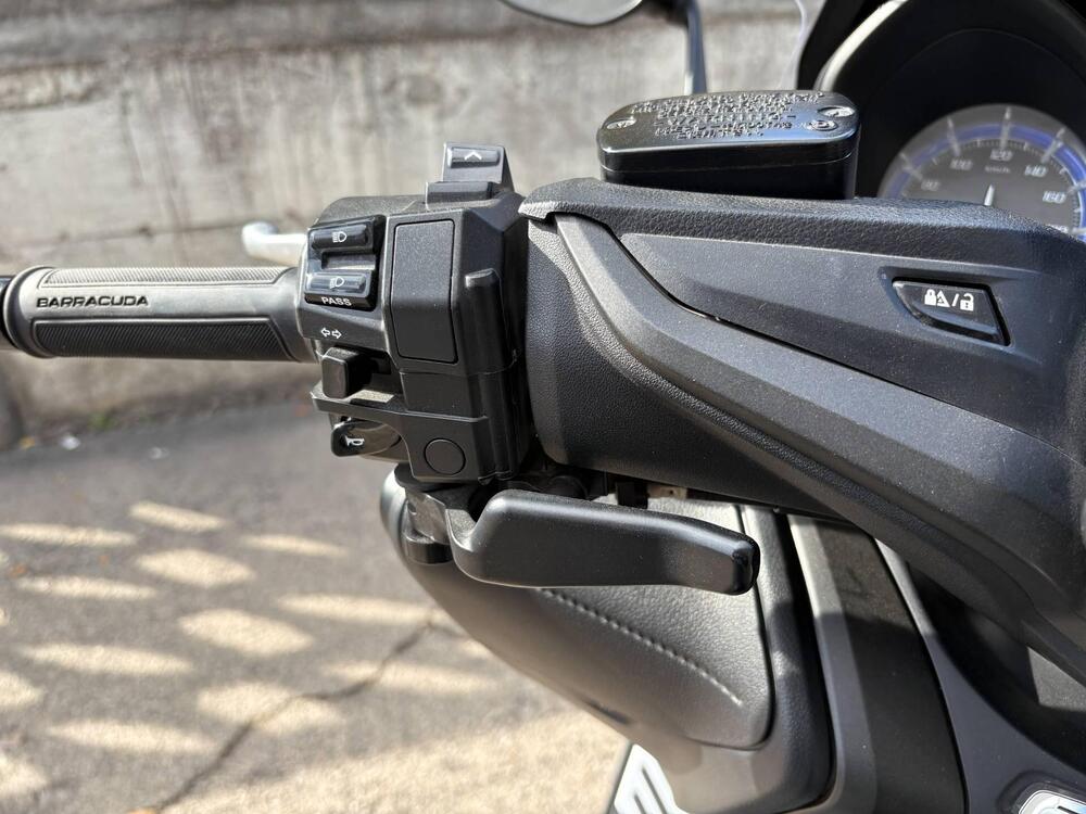 Yamaha T-Max 560 (2020 - 21) (19)