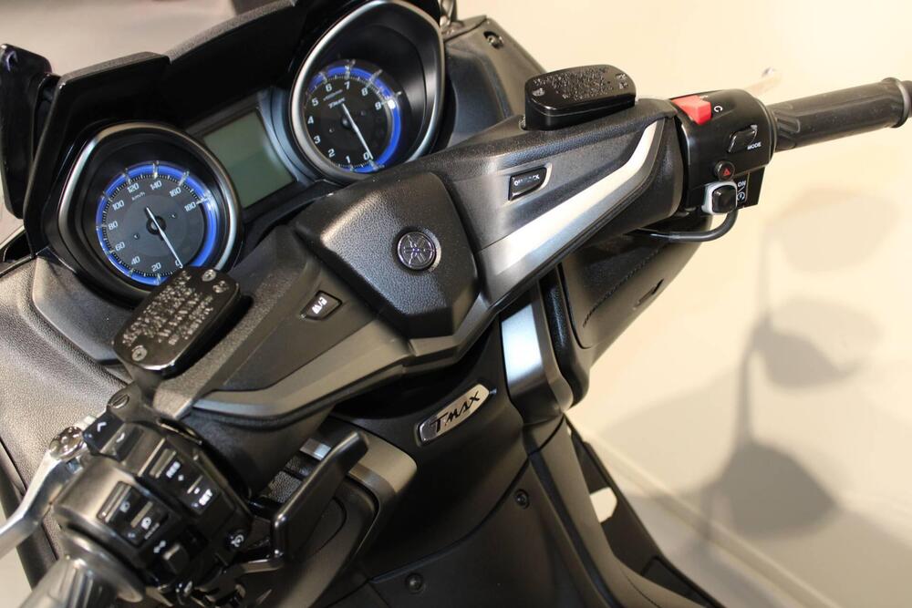 Yamaha T-Max 560 Tech Max (2020) (5)
