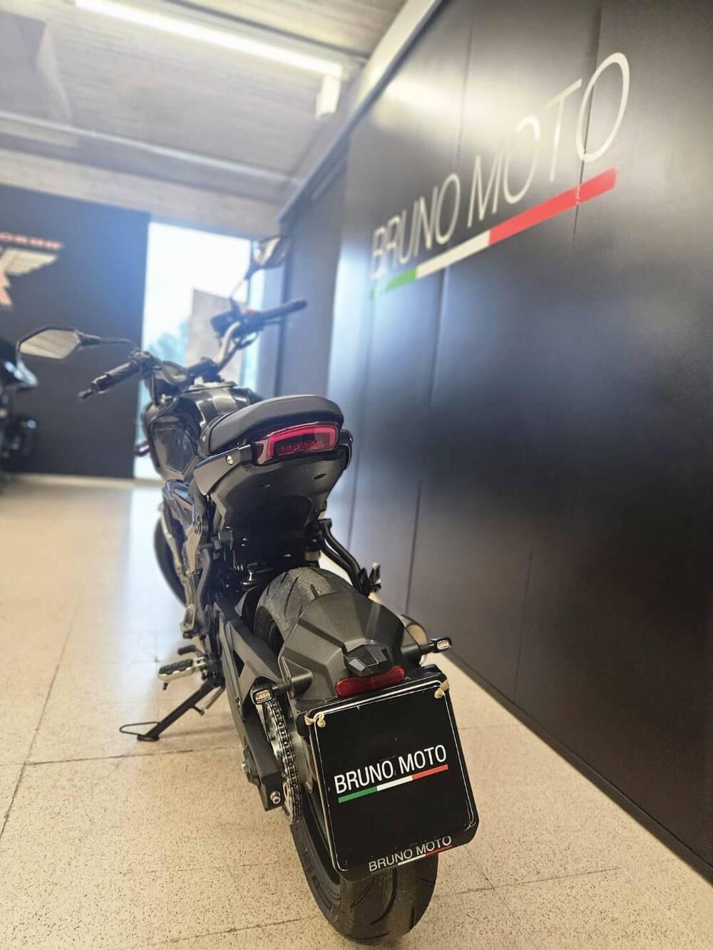 Voge Trofeo 300AC (2021 - 25) (3)