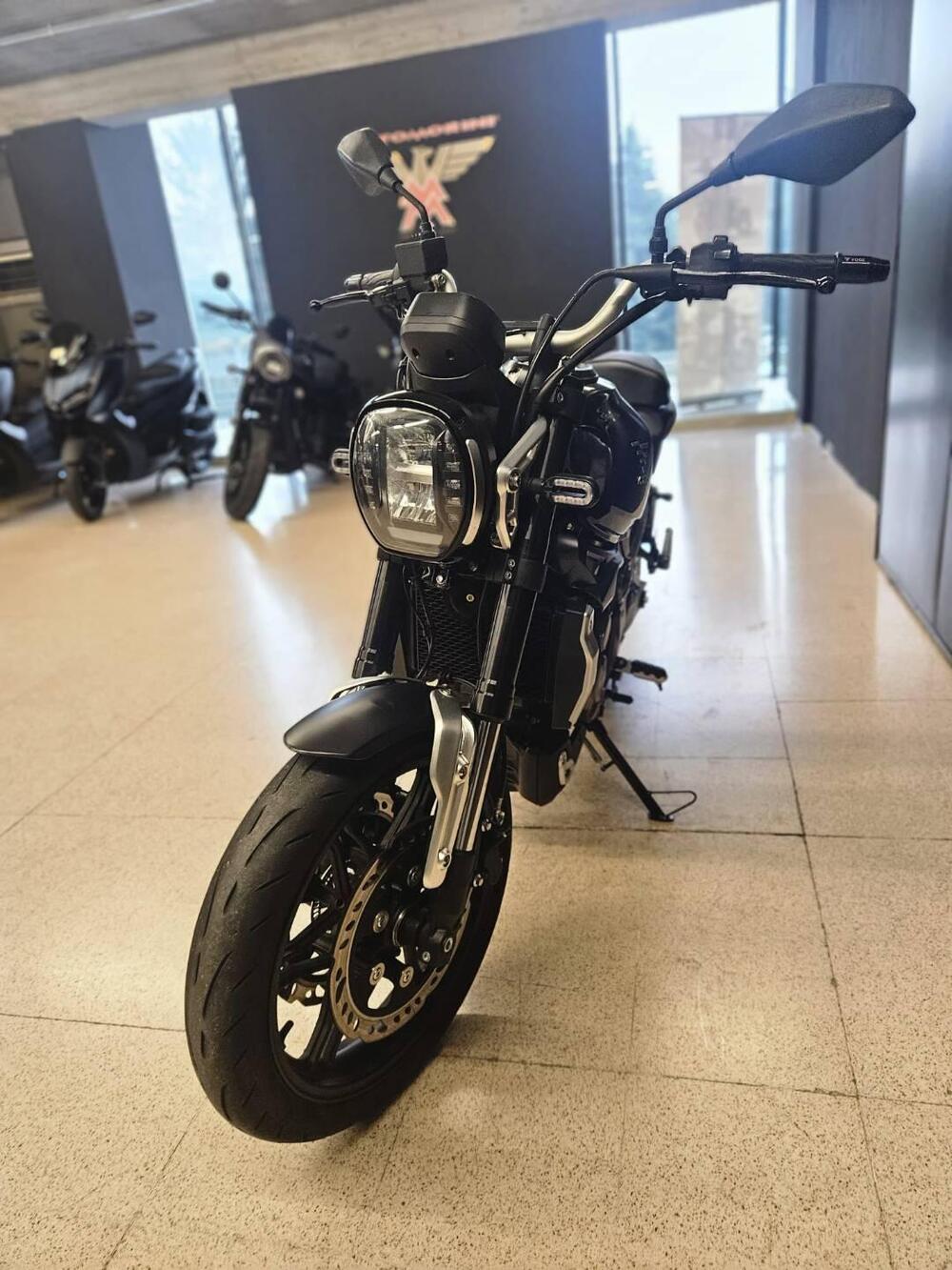 Voge Trofeo 300AC (2021 - 25) (5)