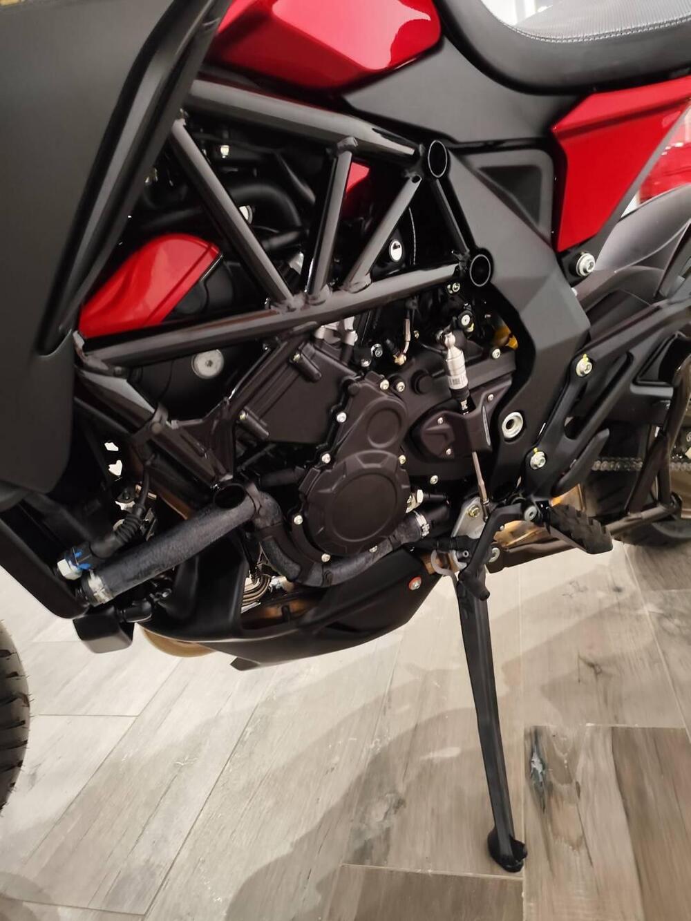 MV Agusta Turismo Veloce 800 Lusso SCS (2021 - 25) (10)