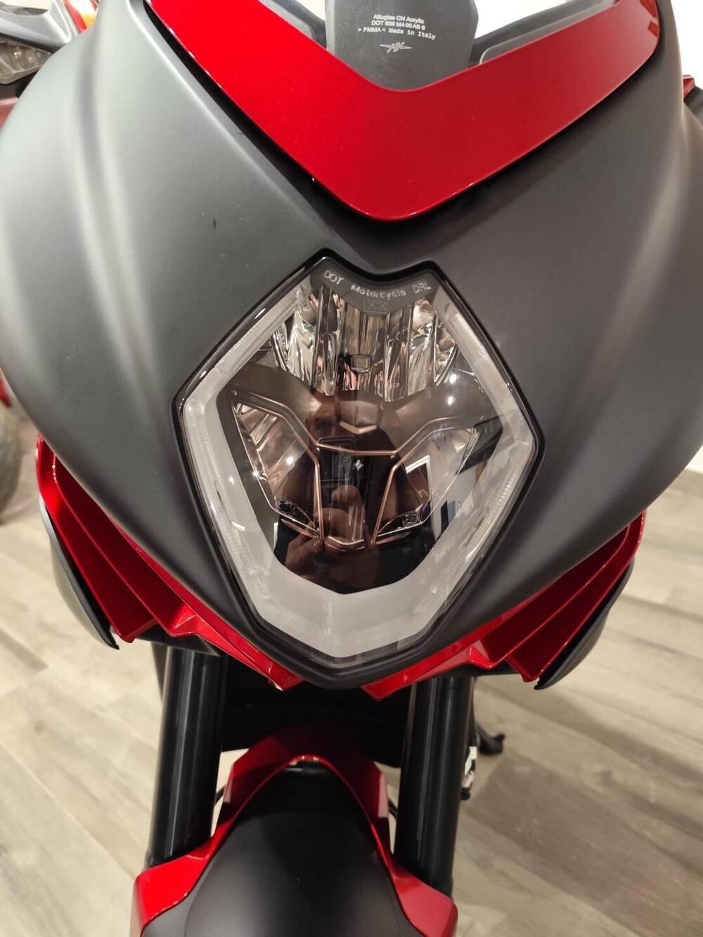 MV Agusta Turismo Veloce 800 Lusso SCS (2021 - 25) (18)