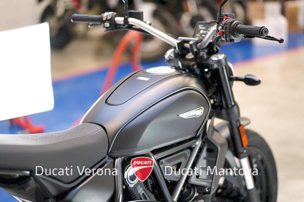 Ducati Scrambler 800 Icon Dark (2025) (11)