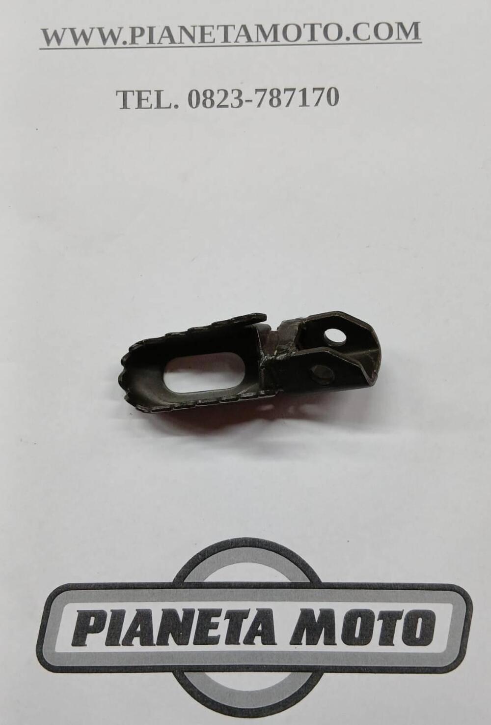 3LD27421000 PEDANA DESTRA DT 125 Yamaha