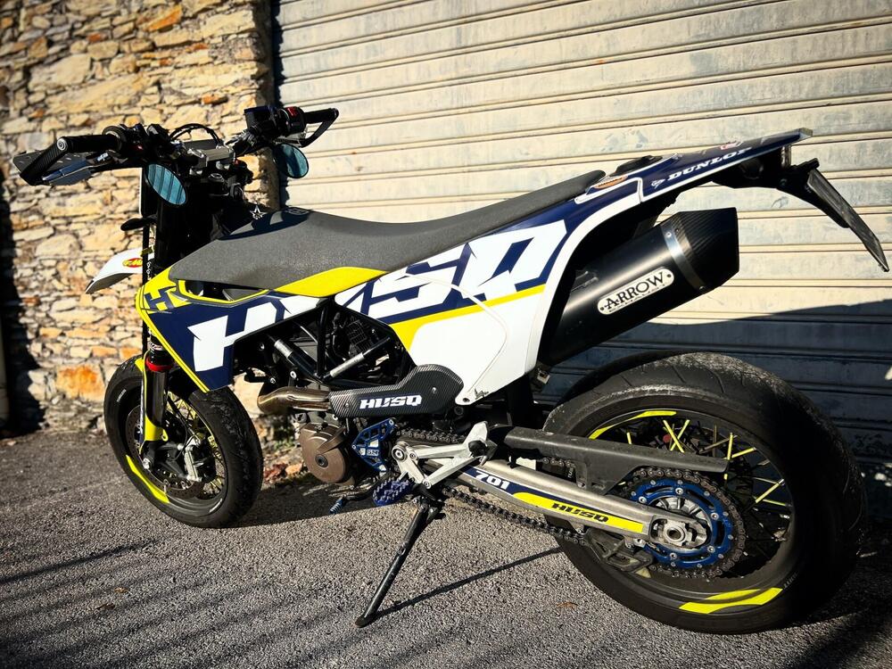 Husqvarna 701 Supermoto (2020)