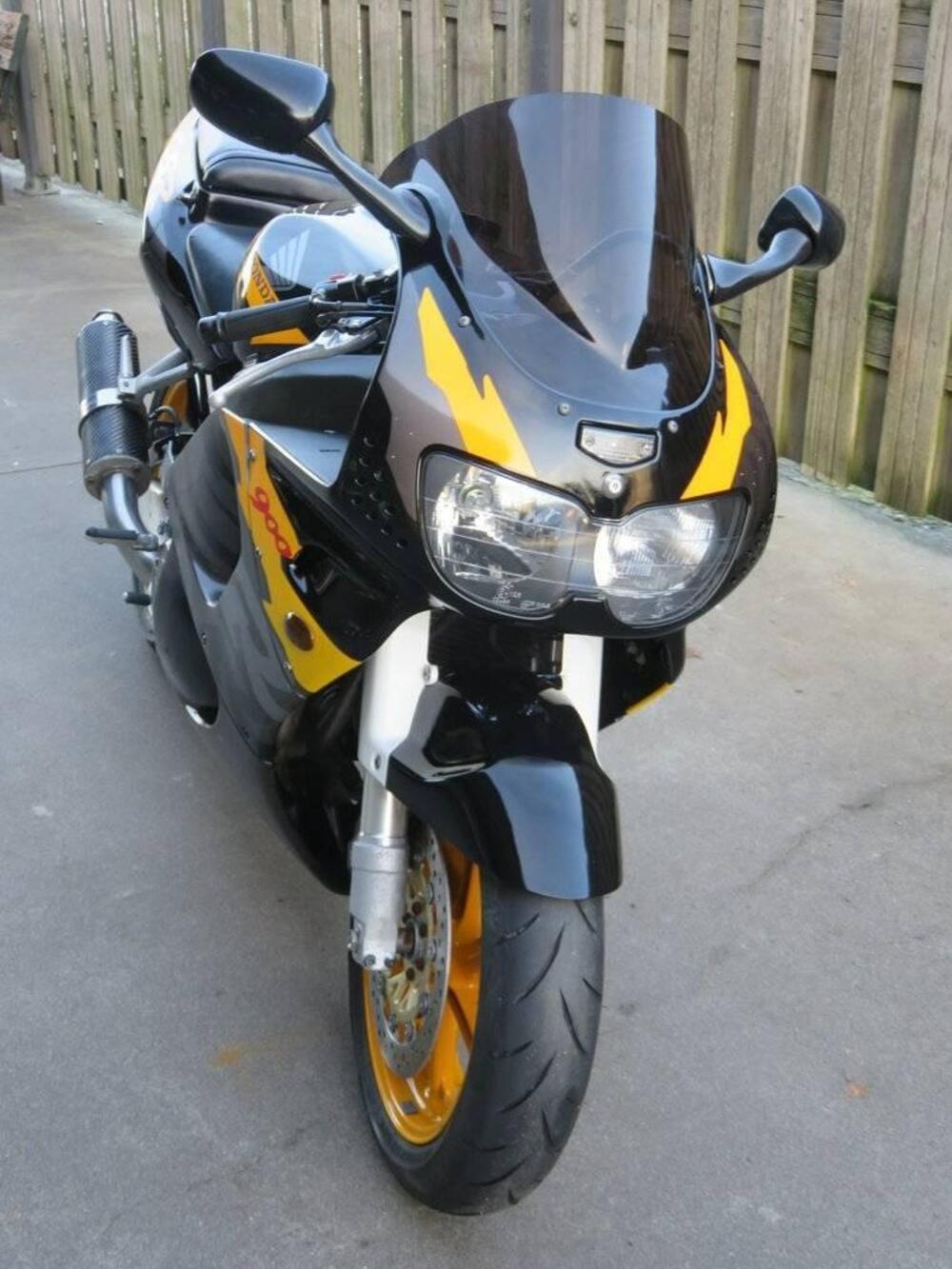 Honda CBR 900 RR (1996 - 97) (3)