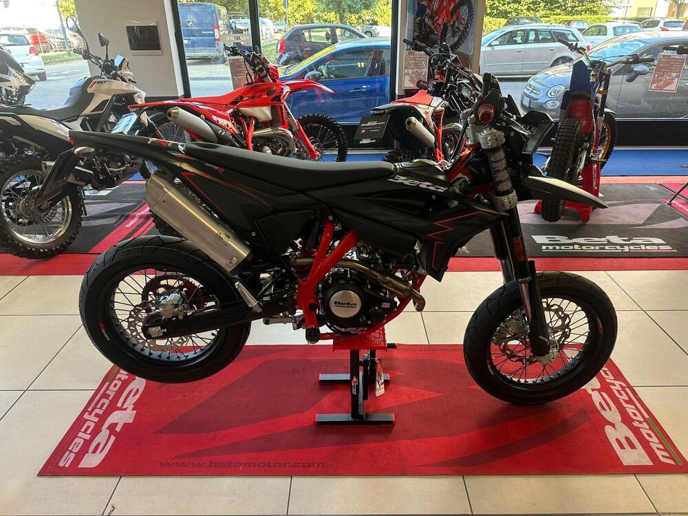 Betamotor RR 125 4T Motard R (2025) (4)