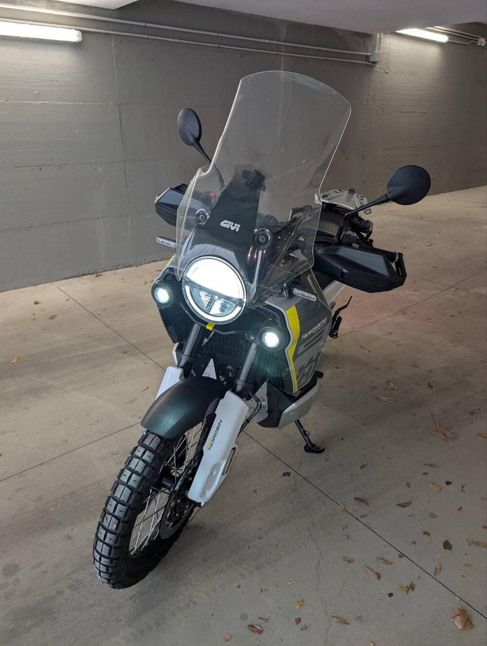 Husqvarna Norden 901 (2022 - 25) (2)