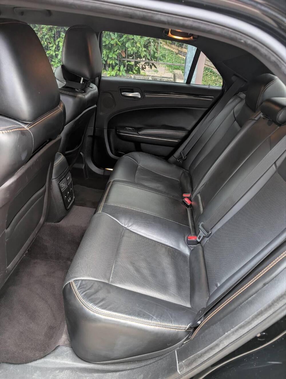 Chrysler 300 C Station Wagon usata a Terni (13)