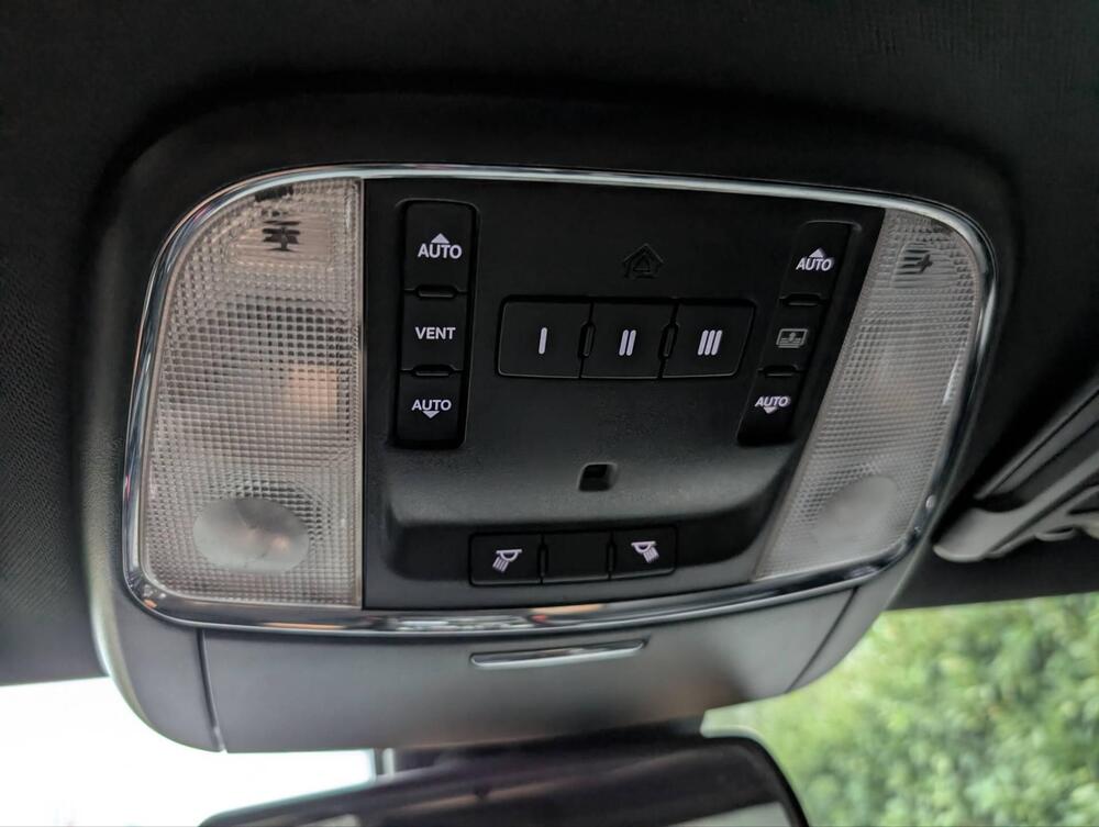 Chrysler 300 C Station Wagon usata a Terni (15)