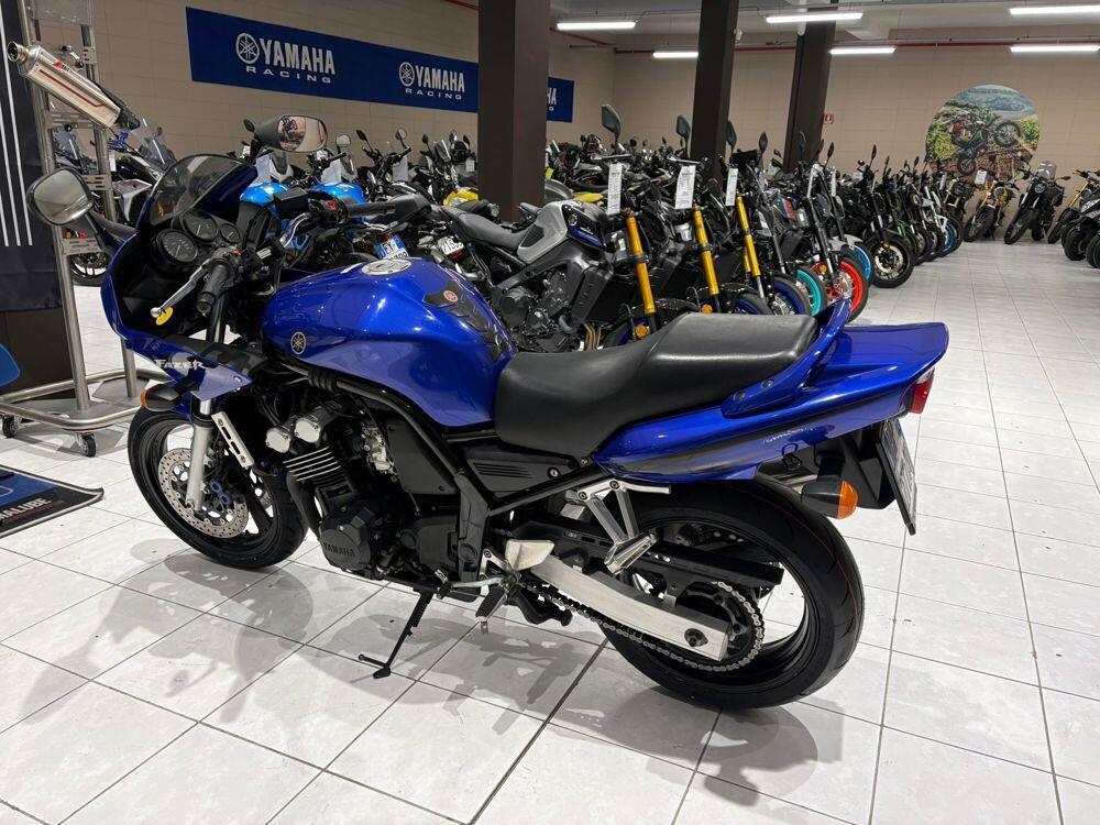 Yamaha FZS 600 Fazer (2003 - 04) (3)