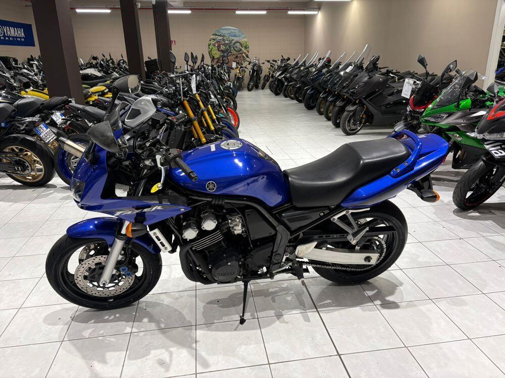 Yamaha FZS 600 Fazer (2003 - 04) (4)