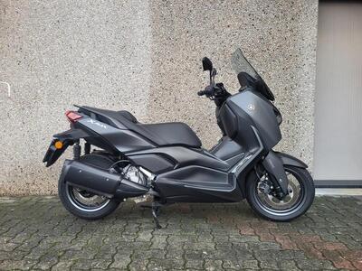 Yamaha X-Max 300 (2025) usata