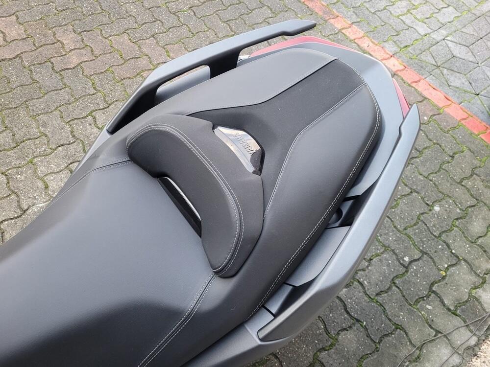 Yamaha X-Max 300 (2025) (6)