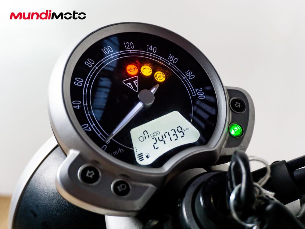 Triumph Street Twin 900 (2017 - 18) (12)