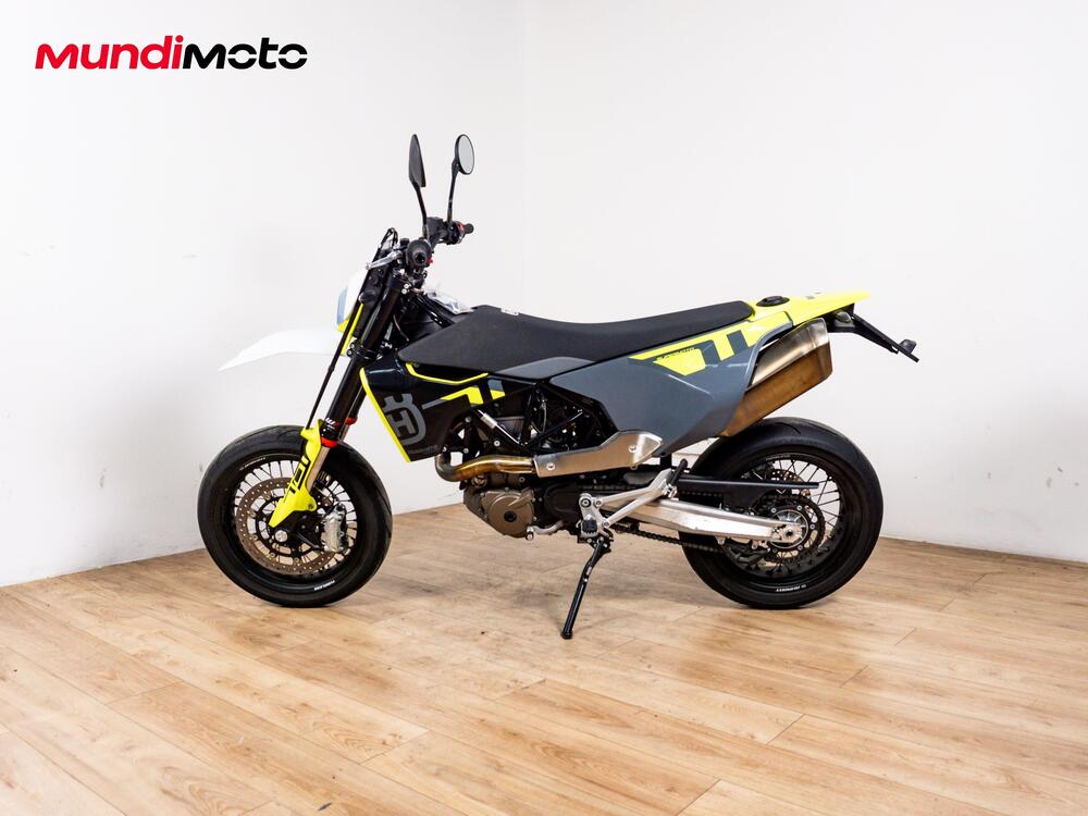 Husqvarna 701 Supermoto (2022) (6)