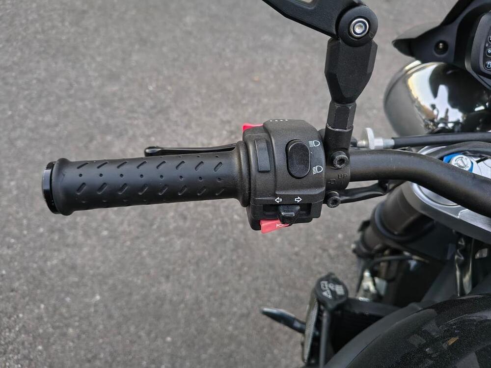 Triumph Speed Triple 1050 (2005 - 11) (7)