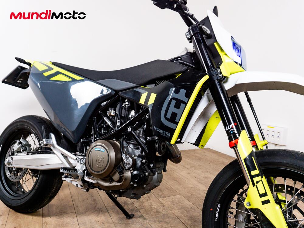 Husqvarna 701 Supermoto (2022) (5)