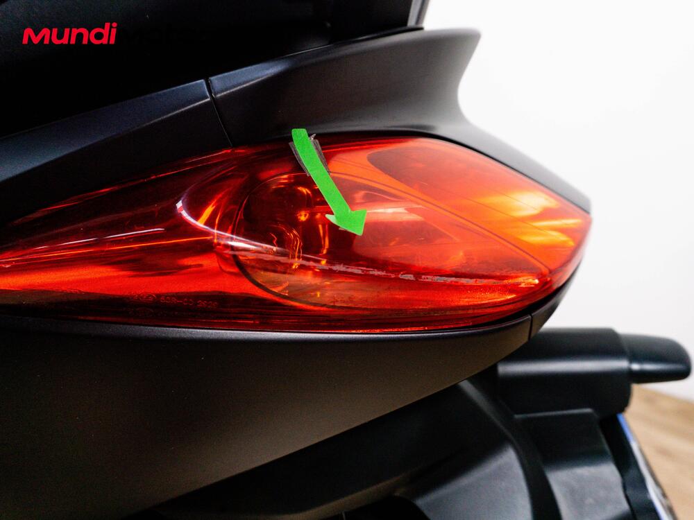 Yamaha X-Max 250 Sport (2011 - 13) (16)