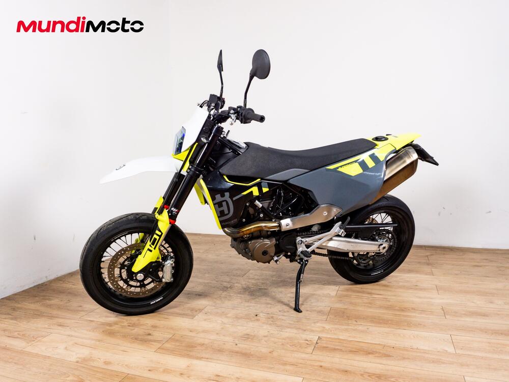 Husqvarna 701 Supermoto (2022) (8)