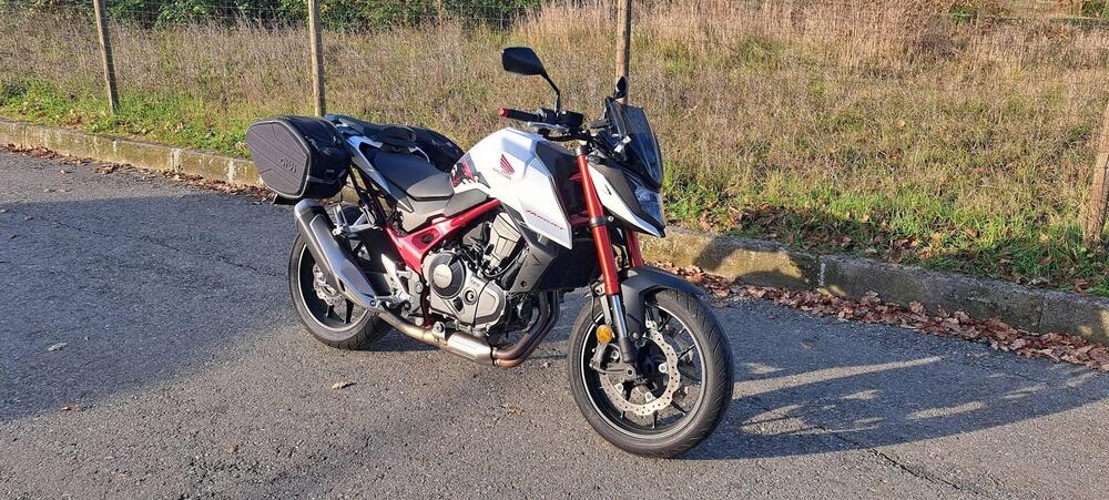 Honda CB 750 Hornet (2023 - 24) (3)