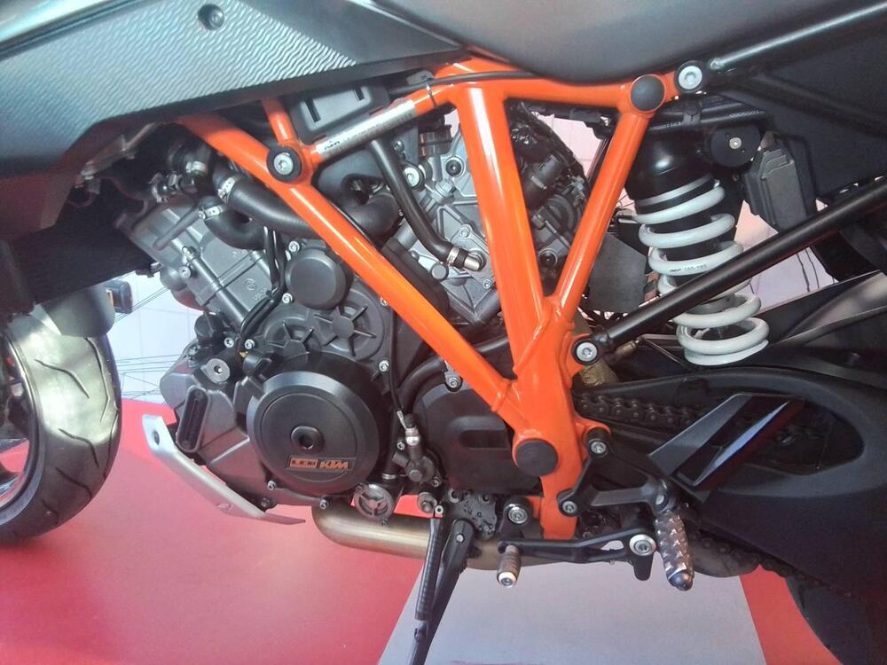 KTM 1290 Super Duke GT ABS (2016 - 18) (3)