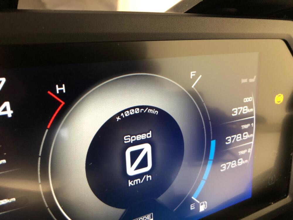 Yamaha T-Max 560 Tech Max (2025) (2)