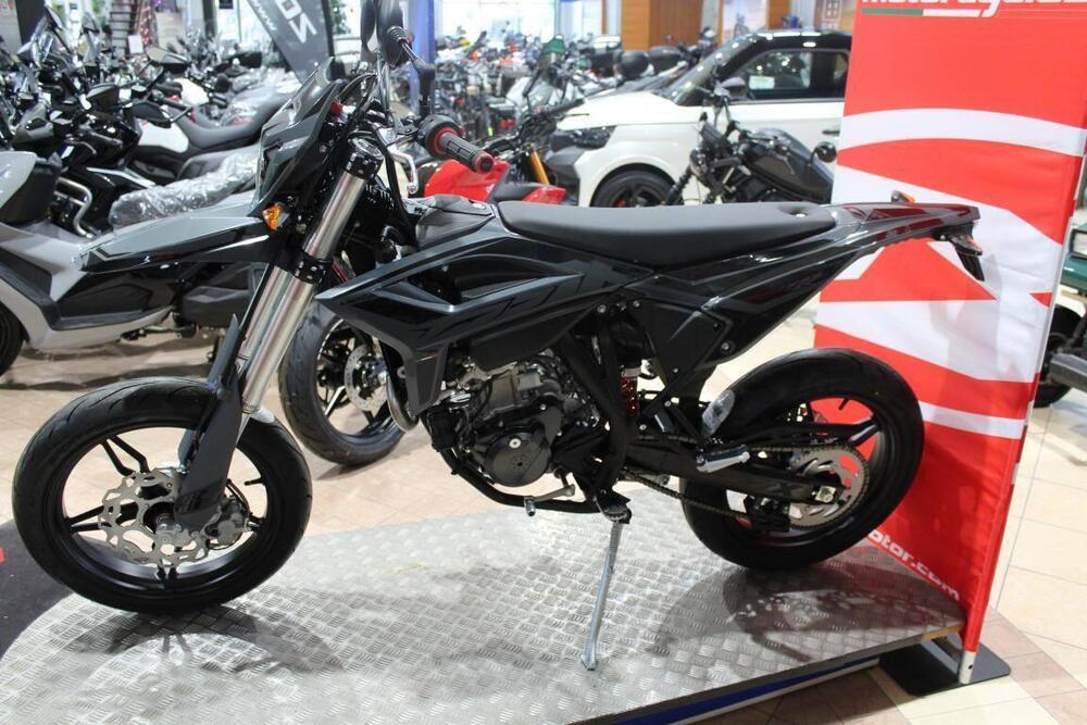 Betamotor RR 125 4T Motard T (2025) (2)