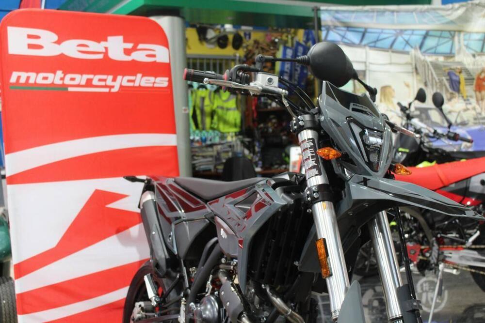 Betamotor RR 125 4T Motard T (2025) (5)