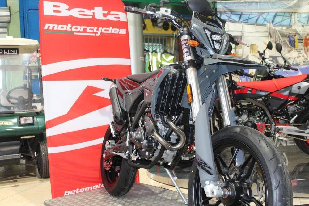 Betamotor RR 125 4T Motard T (2025) (6)