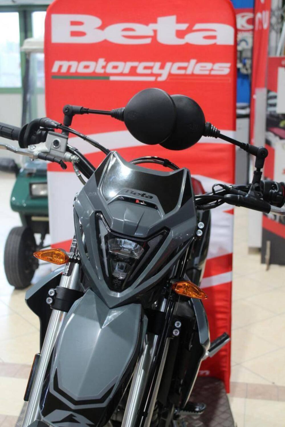 Betamotor RR 125 4T Motard T (2025) (8)