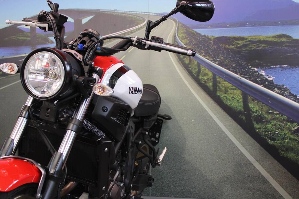 Yamaha XSR 700 ABS (2016 - 20) (11)