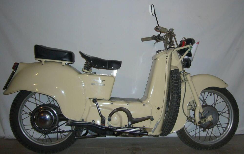 Moto Guzzi Galletto 160 tre marce (2)