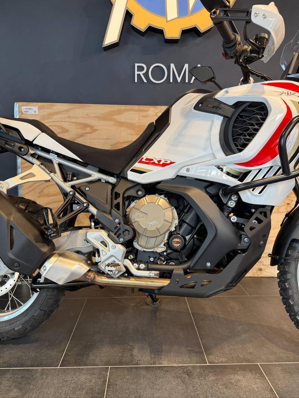 MV Agusta LXP Orioli (2024 - 25) (4)
