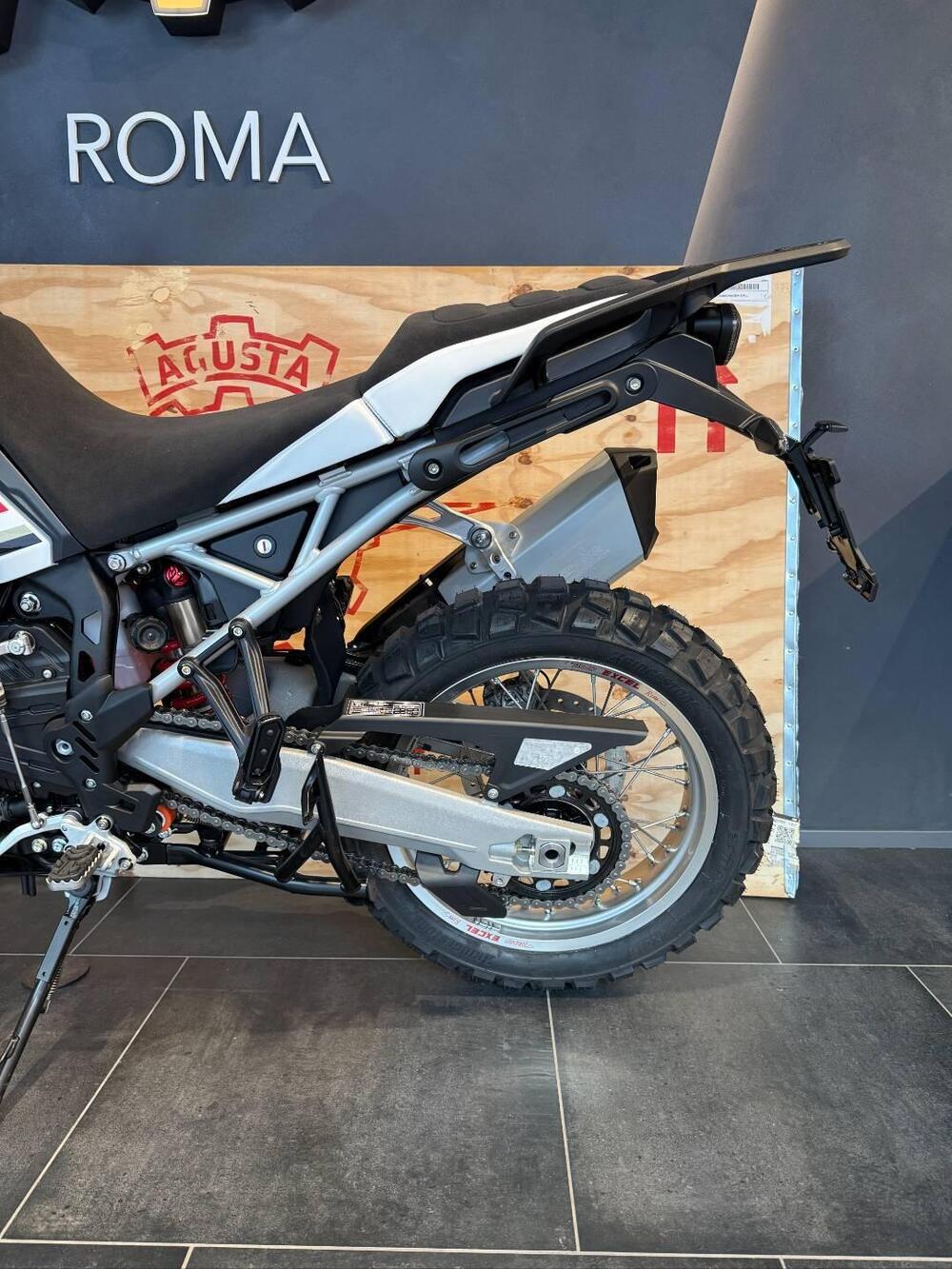 MV Agusta LXP Orioli (2024 - 25) (7)