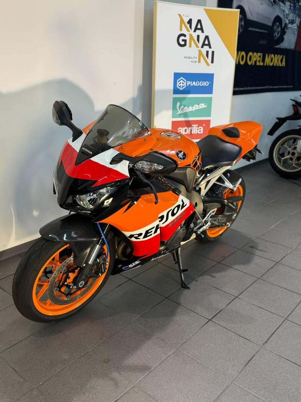 Honda CBR 1000 RR Fireblade (2012 - 16) (2)