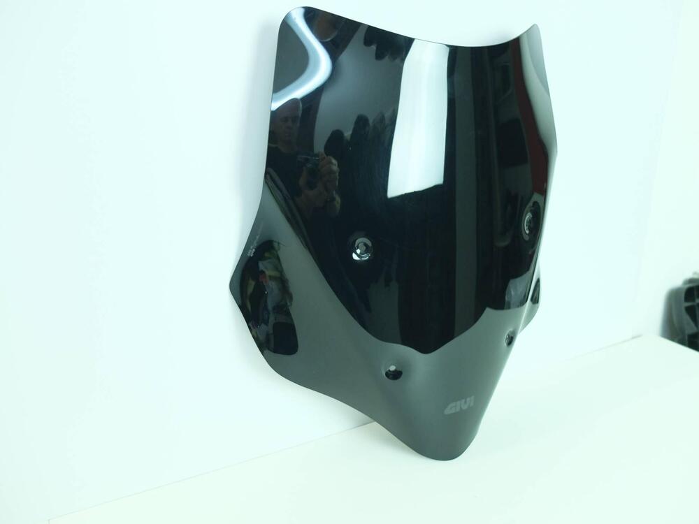 CUPOLINO BASSO SPORTIVO NERO LUCIDO D1109B GIVI HO (4)