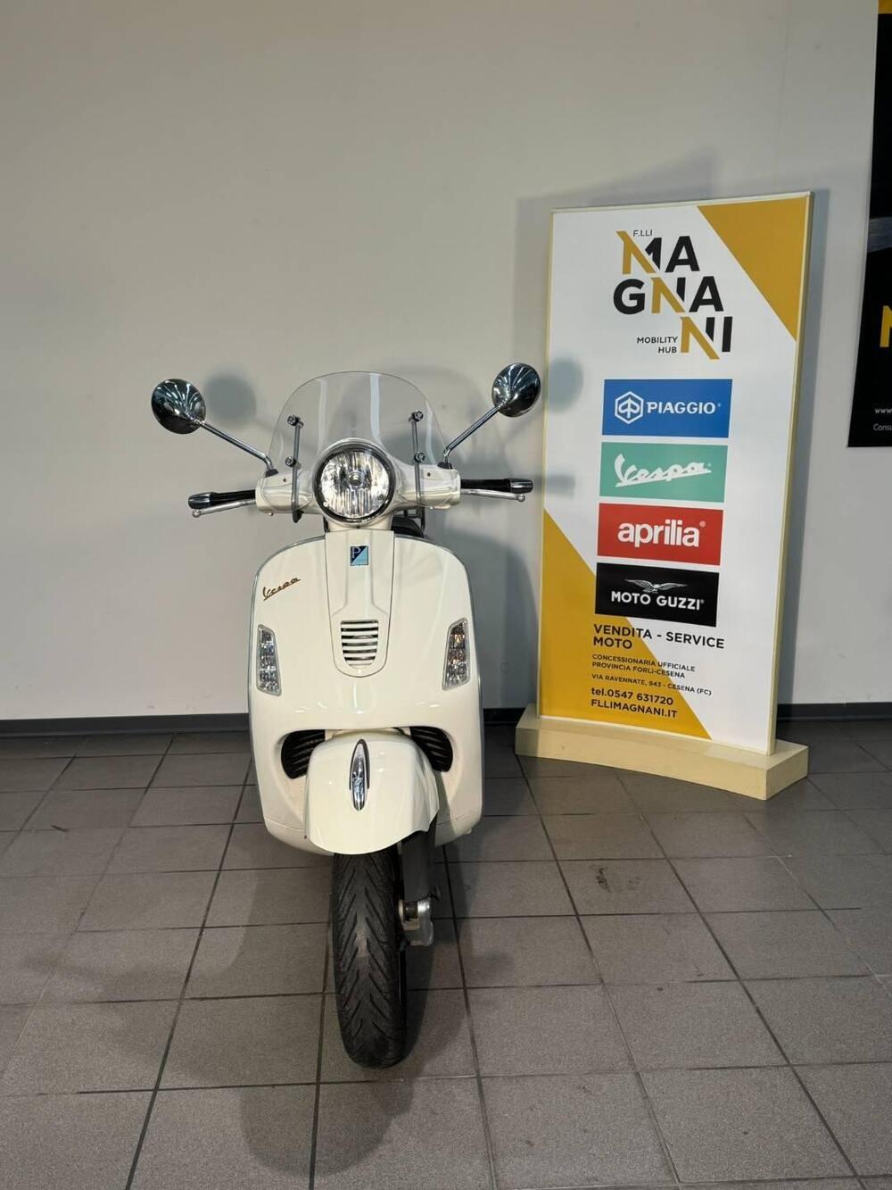 Vespa GTS 300 Super (2008 - 16) (2)