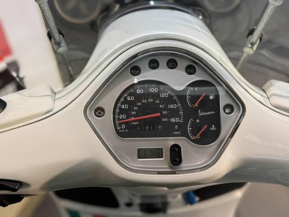 Vespa GTS 300 Super (2008 - 16) (4)