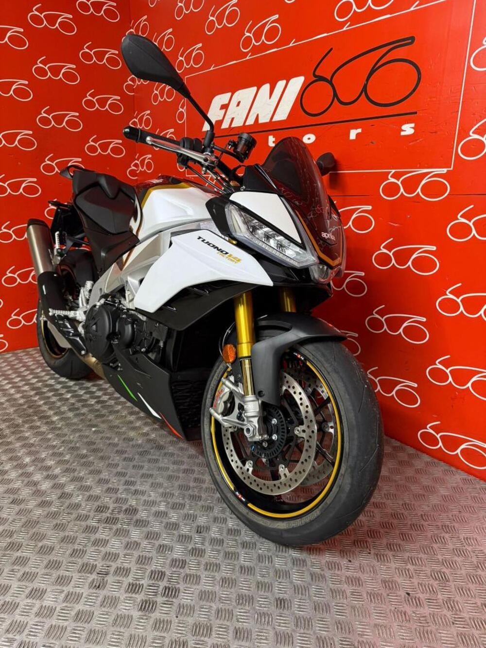 Aprilia Tuono V4 Factory (2021 - 24) (3)