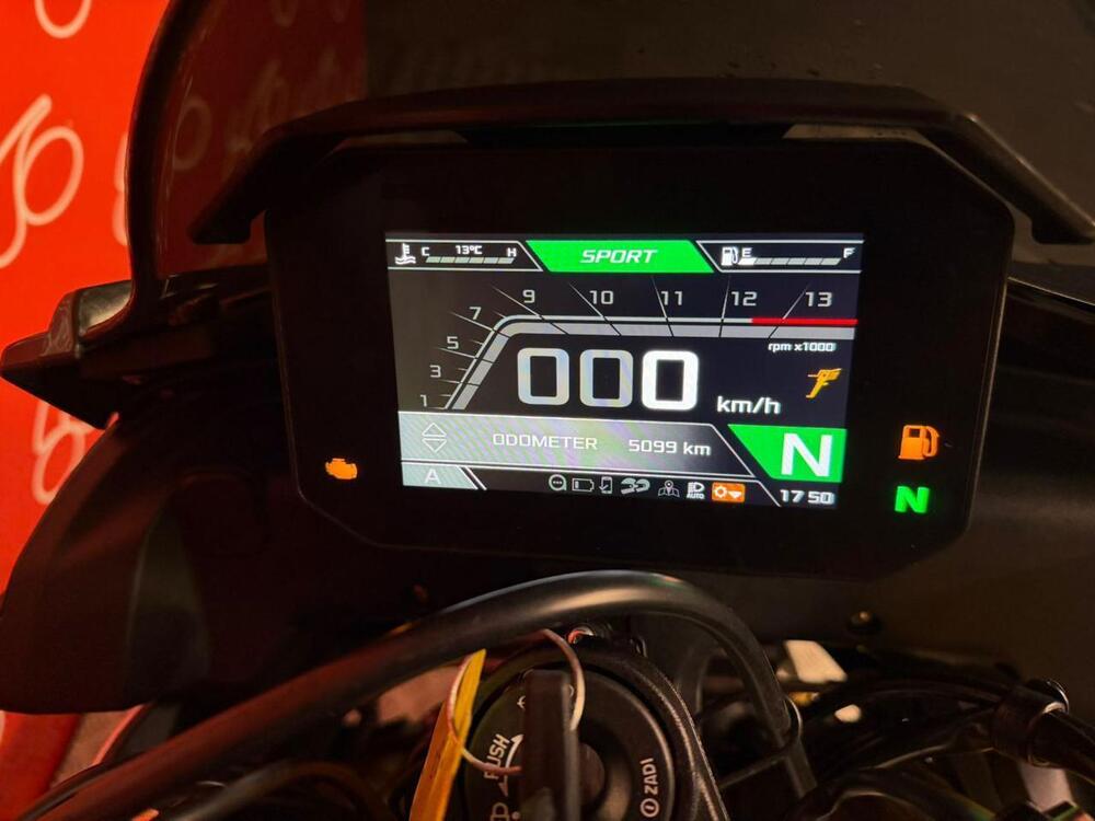 Aprilia Tuono V4 Factory (2021 - 24) (8)