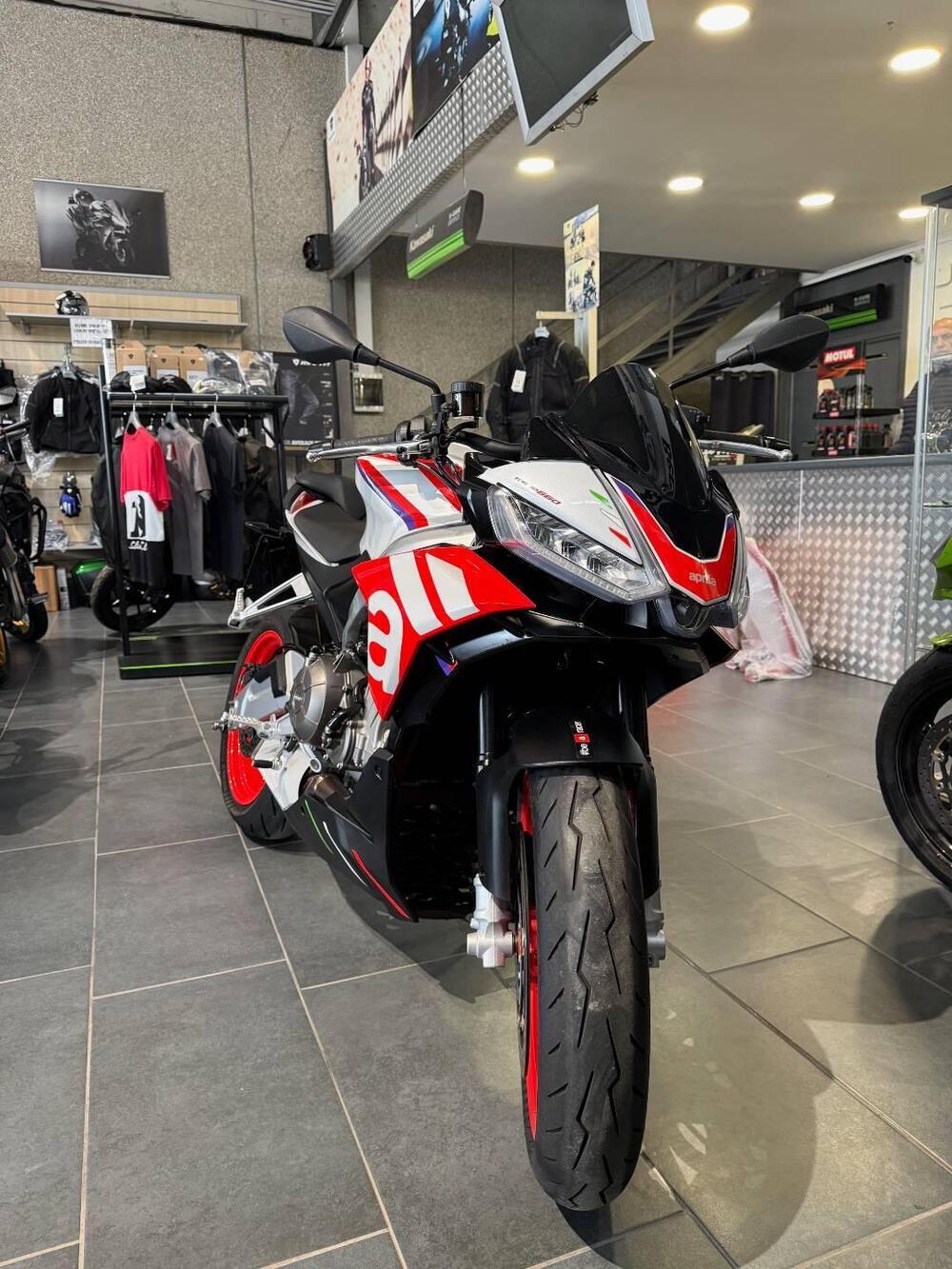Aprilia Tuono 660 Factory (2022 - 24) (4)