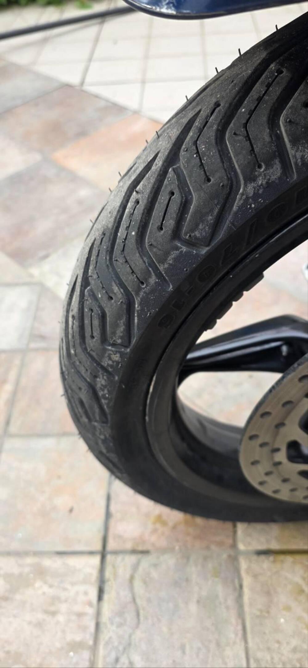 Piaggio Beverly 350 S ABS (2019 - 20) (4)