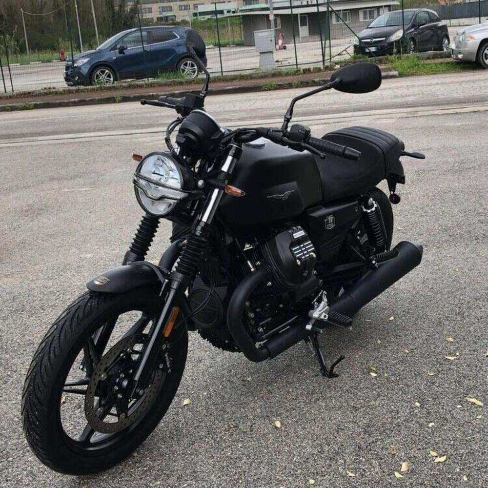 Moto Guzzi V7 Stone (2025) (3)