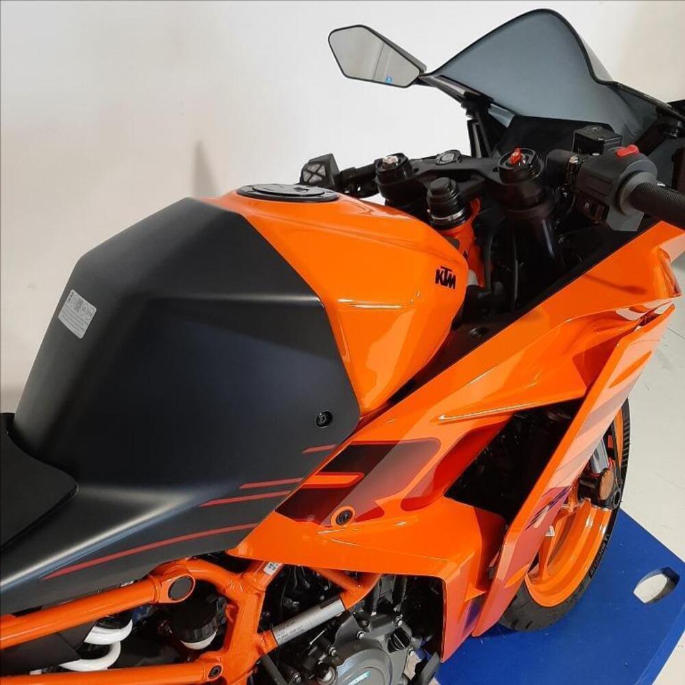 KTM RC 390 (2022 - 25) (12)