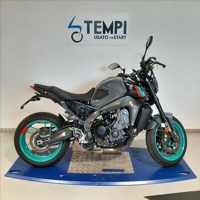 Yamaha MT-09 (2021 - 23) usata