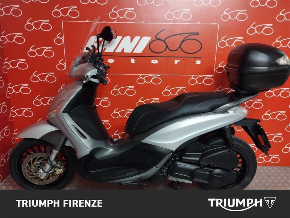 Piaggio Beverly 300 i.e. ABS-ASR (2016 - 20) (2)